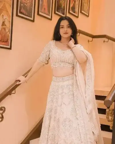 Escort Hathras